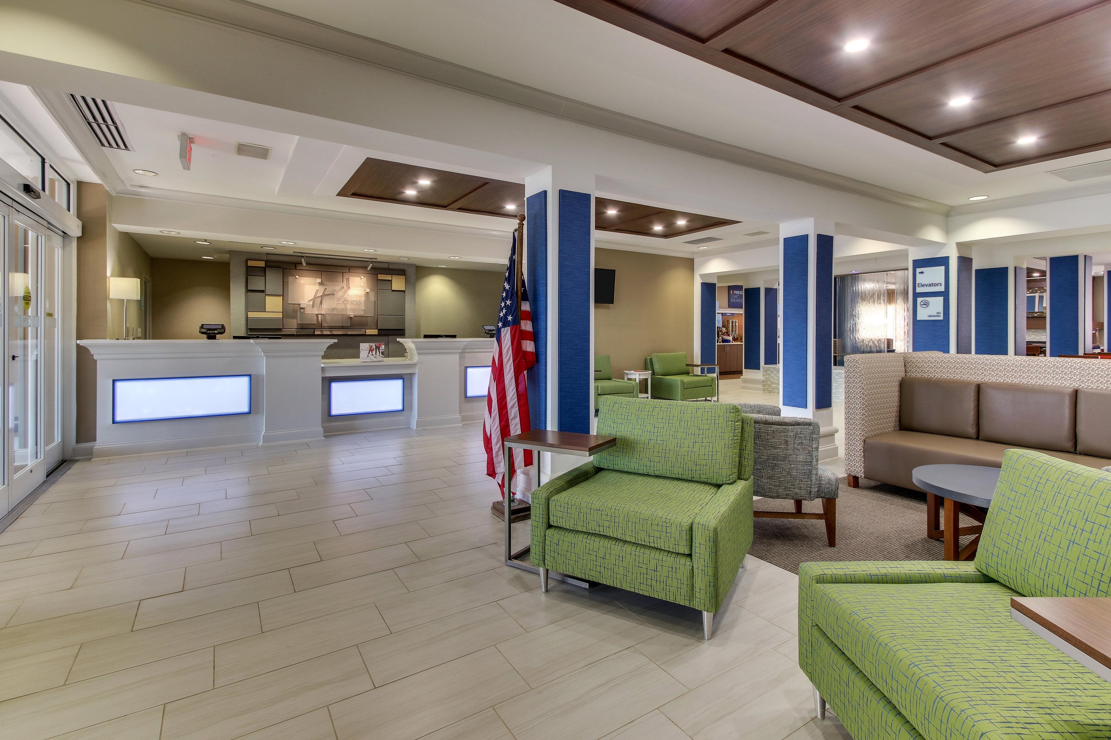Holiday Inn Express Hotel & Suites Columbus-Fort Benning By Ihg Exterior foto